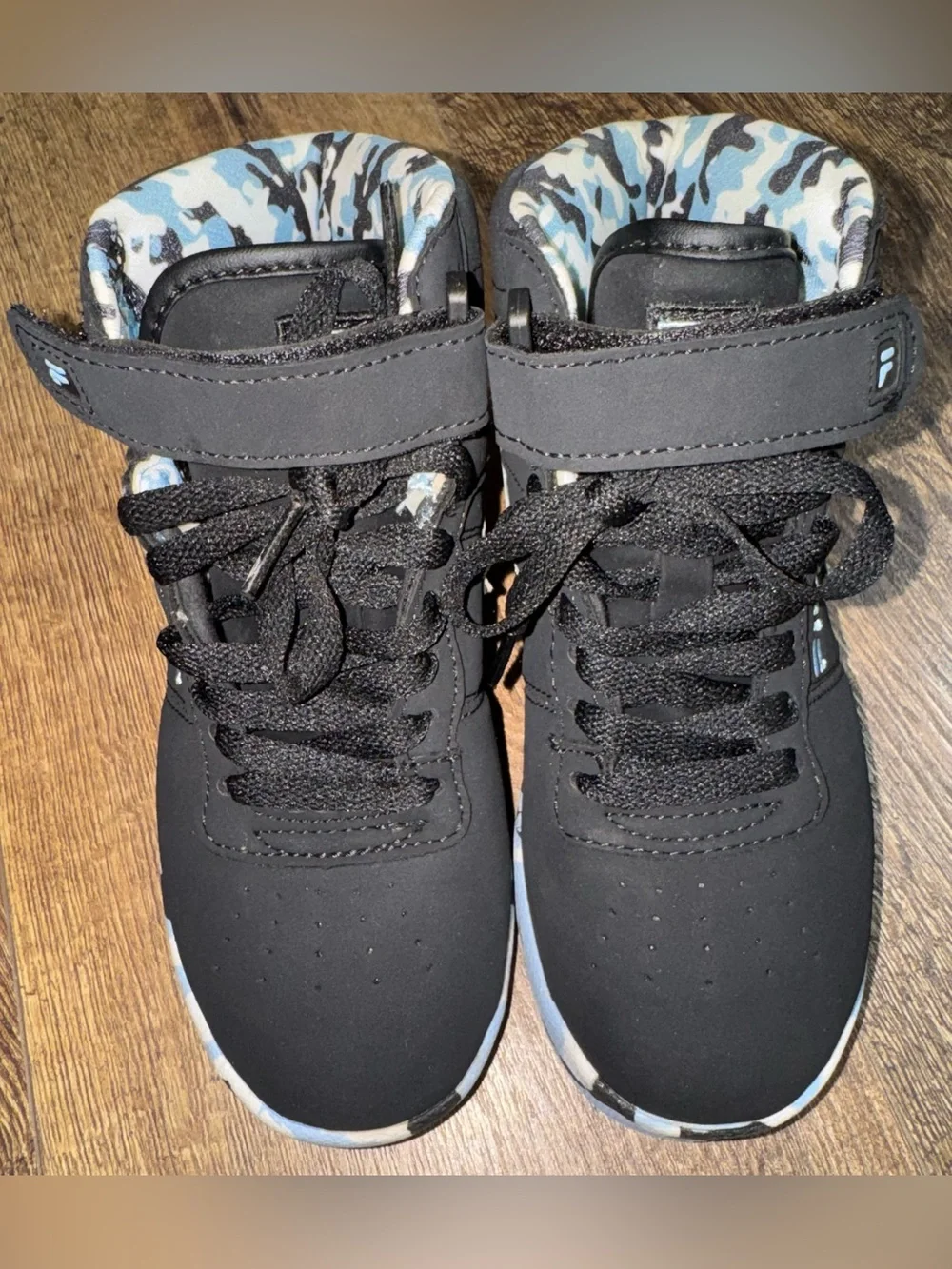 FILA Boys High Top Sneakers Black Blue Camo Size 1.5Y